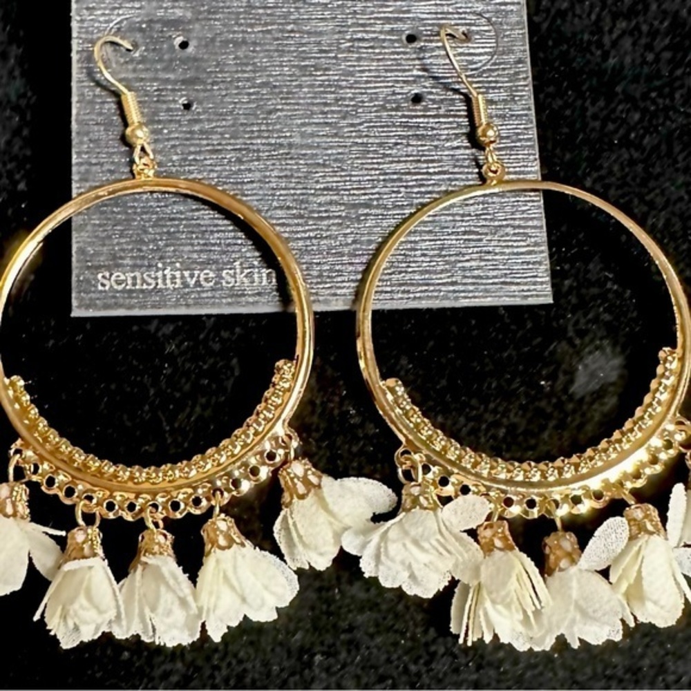 Gypsy and Jayne Boho Tassel Fringe Earrings off white